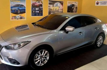 Selling Silver Mazda 3 2014 in Pasig