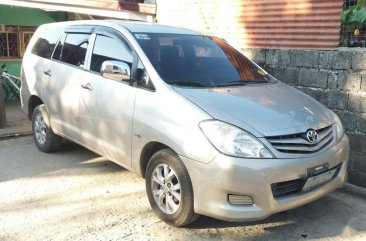 Selling Silver Toyota Innova 2011 in La Trinidad