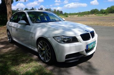 Selling White Bmw 320I 2007 in Tanauan