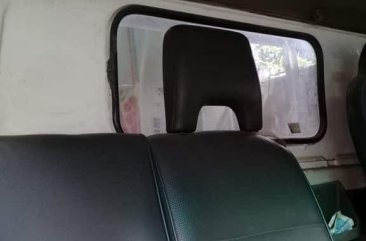 Selling White Isuzu Elf 2003 in Manila