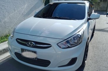 Selling White Hyundai Accent 2016 in Manila