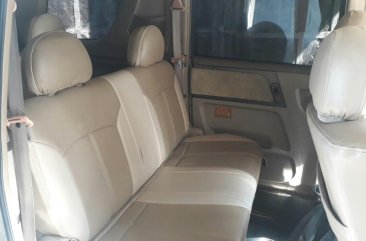 White Nissan Serena 2005 for sale in Automatic