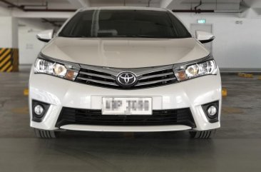 White Toyota Corolla altis 2015 for sale in Automatic