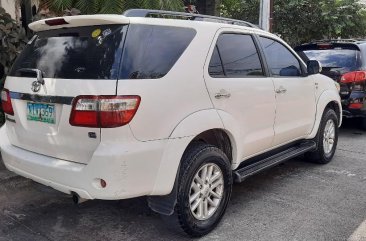 Selling White Toyota Fortuner 2018 in Manila