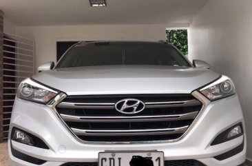 Selling White Hyundai Tucson 2016 in Manila