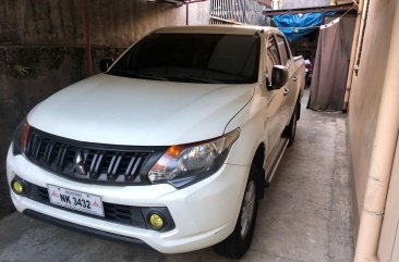 White Mitsubishi Strada 2016 for sale in Manual