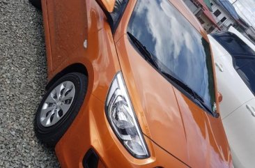 Selling Orange Hyundai Accent 2017 in Lipa