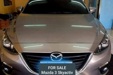 Selling Silver Mazda 3 2014 in Pasig