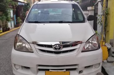 Selling Toyota Avanza 2010 in Makati