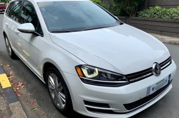 Selling White Volkswagen Golf 2018 in Manila