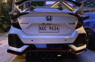 Sell White 2016 Honda Civic in Pasig 