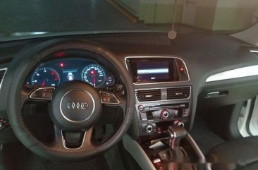 White Audi Q5 2015 for sale in Makati