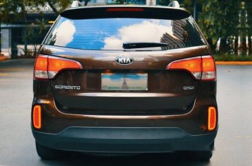 Selling Brown Kia Sorento 2013 at 71000 km