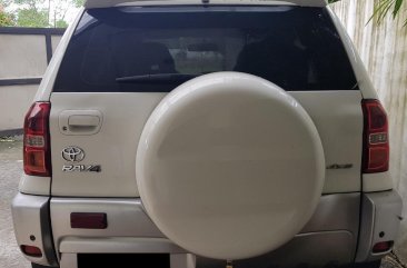 Sell White 2004 Toyota Rav4 in Manila