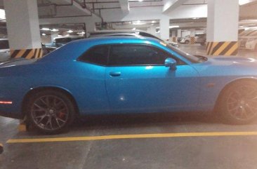 Selling Blue Dodge Challenger 2017 at 3000 km