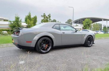 Selling Silver Dodge Challenger 2019 at 2000 km