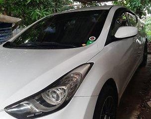 Selling White Hyundai Elantra 2011 at 127000 km