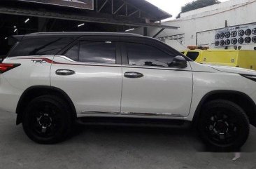 Selling White Toyota Fortuner 2016 Automatic Diesel 