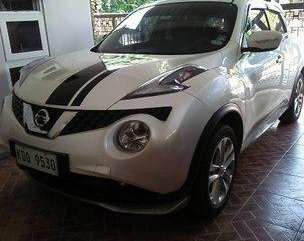 Selling White Nissan Juke 2017 at 29000 km 