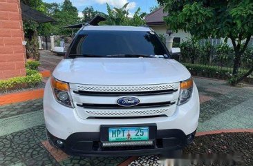 White Ford Explorer 2013 Automatic for sale