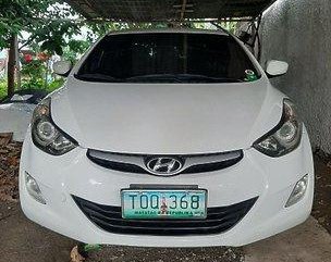 Selling White Hyundai Elantra 2011 at 127000 km