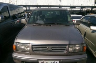 Selling Toyota Revo 2000 in Manila