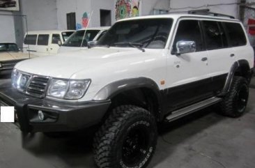 Sell White 2004 Nissan Patrol in Manila