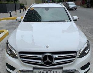 White Mercedes-Benz Glc 200 Automatic 2018 for sale  