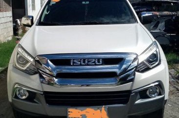 Sell White 2019 Isuzu Mu-X Automatic Diesel 