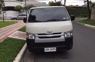 White Toyota Hiace 2015 for sale in Paranaque 