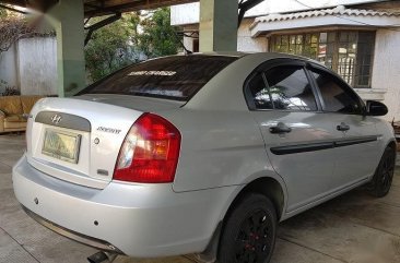 Pearlwhite Hyundai Accent 2004 for sale in Manila