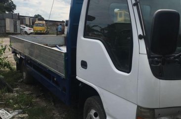 Selling White Isuzu Elf 2018 in Talisay