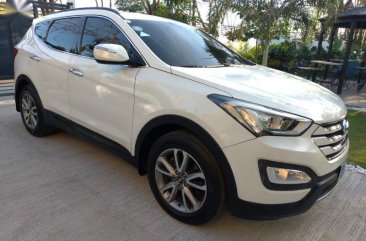 Sell White 2013 Hyundai Santa Fe in Quezon City