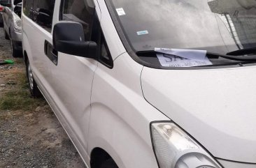 Sell White 2005 Hyundai Accent in Manila