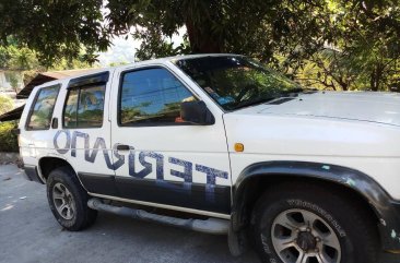 Selling White Isuzu Elf 1984 in Subic