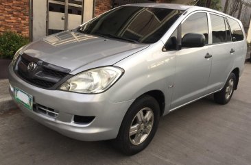 Selling Silver Toyota Innova 2008 in Caloocan