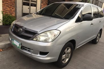 Selling Silver Toyota Innova 2008 in Caloocan