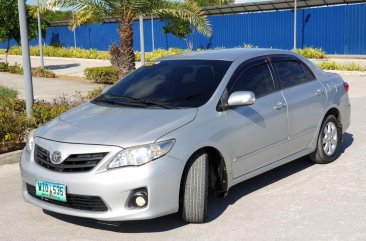 Selling Silver Toyota Corolla altis 2013 in Manila