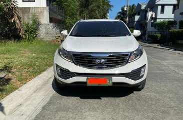 Sell White 2013 Kia Sportage in Taguig