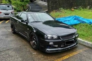 Selling Black Nissan Skyline 2000 in Makati