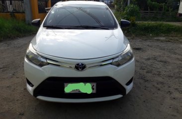 Sell White 2014 Toyota Vios in Rosario