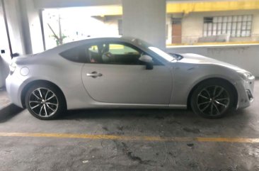 Selling White Toyota 86 2013 in Manila