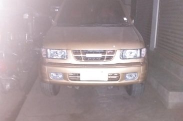 Brown Isuzu Crosswind 2003 for sale in Manual