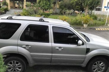 Selling Silver Ford Escape 2011 in Manila