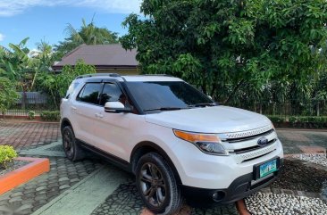 White Ford Explorer 2013 for sale in Automatic