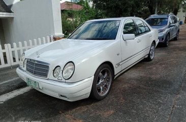 Selling White Mercedes-Benz 230 1996 in Quezon City