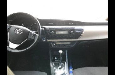 White Toyota Corolla altis 2014 Sedan at 23800 for sale