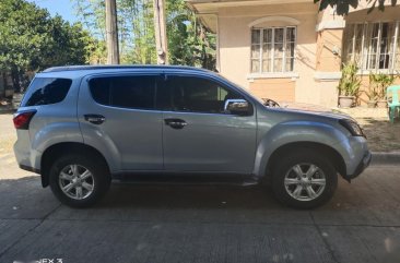 Selling Purple Isuzu Mu-X 2015 in Manila