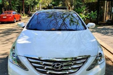 Sell White 2012 Hyundai Sonata in Salcedo