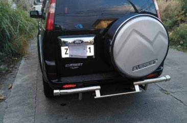 Black Ford Everest 2009 for sale in Manual